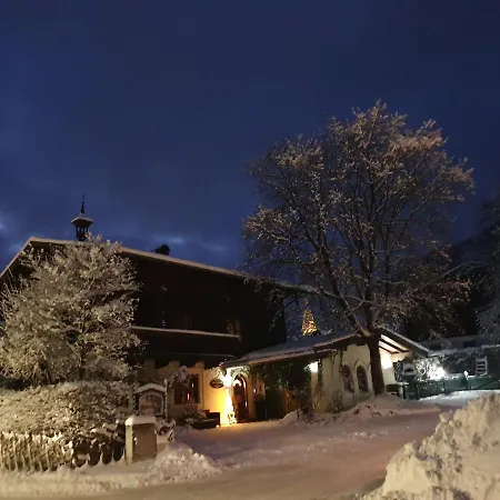 Baeckenhaeusl Huetten Komfortzimmer Guest house Uttendorf
