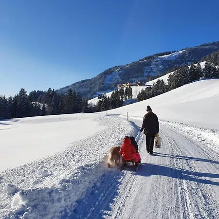 Baeckenhaeusl Huetten Komfortzimmer Uttendorf