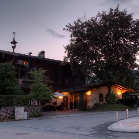 Baeckenhaeusl Huetten Komfortzimmer Guest house Uttendorf